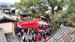 （新春走基层）粤北始兴新春巡游串起老民俗与新生活