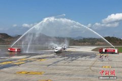 浙江横店：新舟60型灭火飞机入列 织密长三角“空中防线”